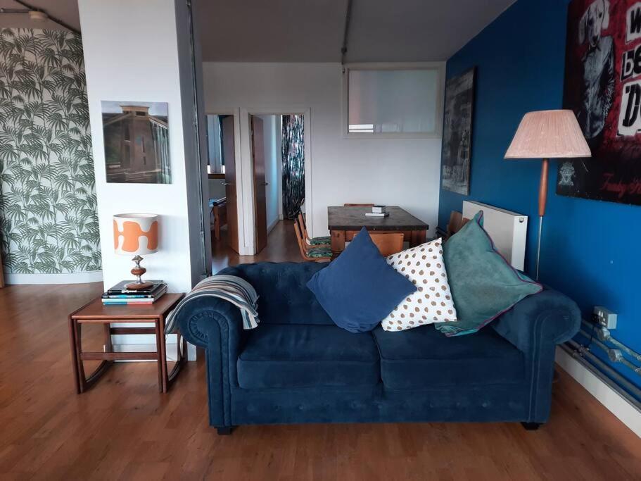 Trendy, Urban Open Plan Apartment บริสตอล ภายนอก รูปภาพ